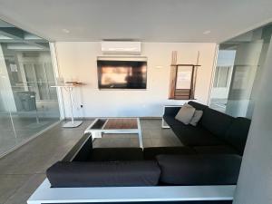 Departamento con BONITA VISTA , BALCÓN y ALBERCA !! en CERRITOS - 406 A -