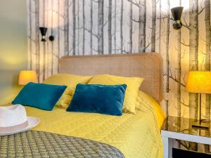 Maisons d'hotes RetroMirabeau - CHAMBRE Suite & APPARTEMENTS de Charme - Localisation Premium : photos des chambres