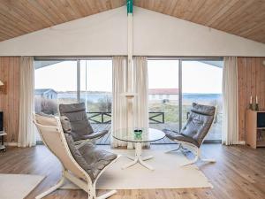 10 person holiday home in Farsø-By Traum