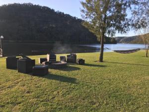 Waterfront Double-Cabin Getaway