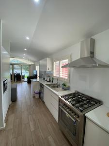 Waterfront Double-Cabin Getaway