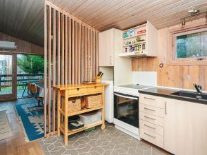 6 person holiday home in Glesborg-By Traum