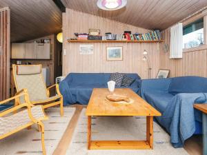 6 person holiday home in Glesborg-By Traum