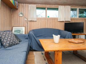 6 person holiday home in Glesborg-By Traum