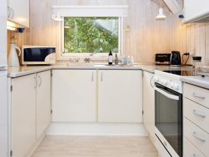 6 person holiday home in Fårvang-By Traum