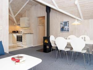 6 person holiday home in Fårvang-By Traum