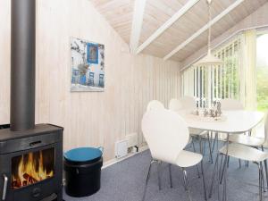 6 person holiday home in Fårvang-By Traum