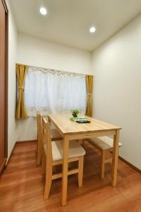 BSY301 Direct to Ginza and Roppongi, Private 2BR Home, Sleeps 4