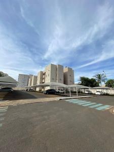 APTO EM CONDOMÍNIO FECHADO ( B1-304)