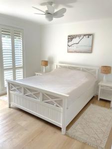 5min walk to beach and center