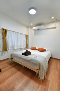 BSY401 Iriya 4 Min, Private Kitchen and Living Room, Ideal for Longer Visits, Sleeps 4