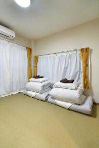 BSY401 Iriya 4 Min, Private Kitchen and Living Room, Ideal for Longer Visits, Sleeps 4