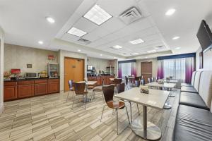 Best Western Plus San Antonio East Inn & Suites
