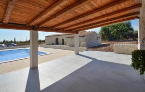 Stunning Home In Chiaramonte Gulfi