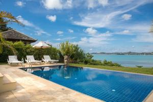V231 Beachfront 3BR Pool Villa Stunning Seaview
