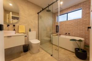 The Salted Shed - 650m to beach