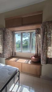 ANHAAZ Lakefront Retreat
