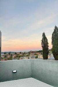 Deluxe Sea View Family retreat in Sandy bay 5 bed 3 bath