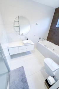 4 bedrooms luxury Sea View Family retreat in Sandy bay