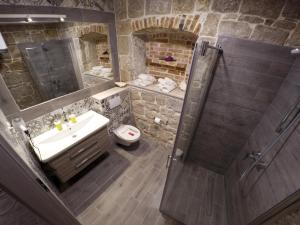 Plaza Stone Apartment