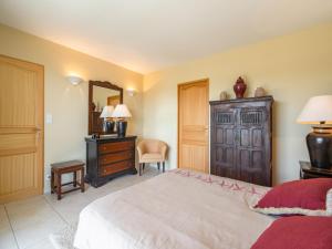 Villas Villa in Limoux with Private Pool & Mountain Views : photos des chambres