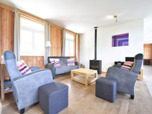 Maisons de vacances Holiday Home in Luzy with Fenced Garden : photos des chambres