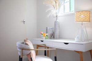 Lux 4B Queenslander by The Gabba