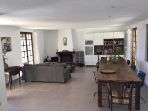 Villas Villa in Berlou with Pool and Vineyards : photos des chambres