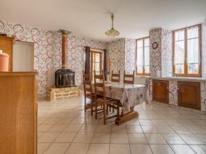 Vintage Holiday Home in Nouart