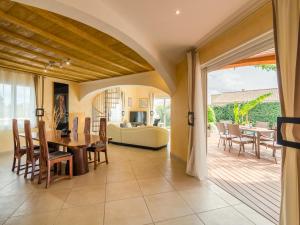 Villas Villa in Rodilhan with Private Heated Pool : photos des chambres
