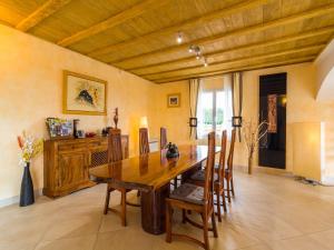 Villas Villa in Rodilhan with Private Heated Pool : photos des chambres