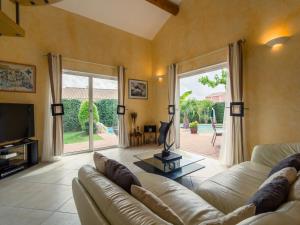 Villas Villa in Rodilhan with Private Heated Pool : photos des chambres