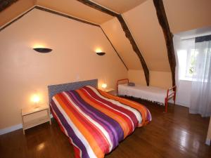Maisons de vacances Holiday Home in Saint-Geniez-d'Olt near Lot River : photos des chambres