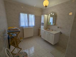 Maisons de vacances Gite paisible a Villemandeur avec jardin, pres de Montargis - FR-1-590-579 : photos des chambres