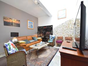 Maisons de vacances Holiday Home in Saint-Remy near Beach : Maison de Vacances 4 Chambres