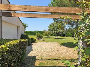 Villas Modern Villa with Pool in Brives : photos des chambres