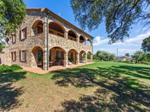Farmhouse in Suvereto with Sea Views