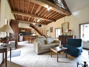 Riverside Retreat in Lantheuil