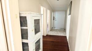 Twin Dolphins 1, 1 - 18 Clarence St