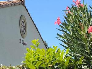 Cosy villa with pool