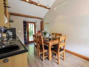 Abbots Reading Mews 1