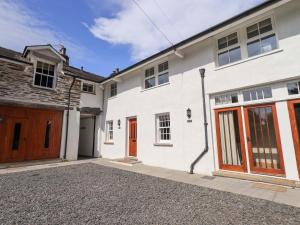 Abbots Reading Mews 1