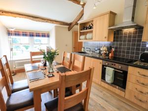 Abbots Reading Mews 1