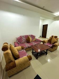Couple Friendly 2 BHK