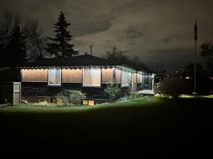 Luxurious Air ConditionedCity Bungalow