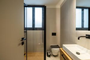 Rooms151 Premium Suite in the Heart of Athens 4th floor-9