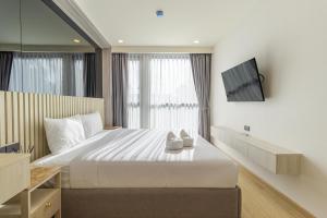 C228 Brand New Condo Near Beach & Prime Location