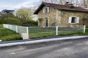 Maisons de vacances Cottage in France with Garden near Lake : photos des chambres
