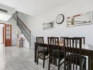 Alhaurín Villa with Terrace