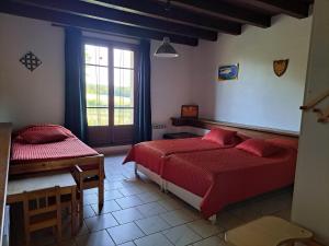 Maisons de vacances Holiday Home in Vieure near Lake and Garden : photos des chambres
